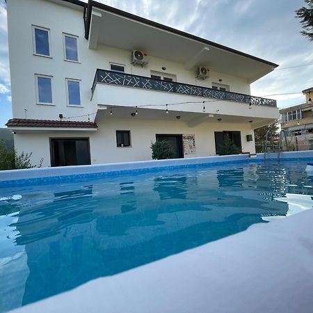 Baza Hostel - Swimming Pool Berat Ngoại thất bức ảnh