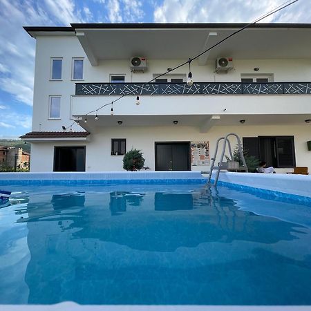 Baza Hostel - Swimming Pool Berat Ngoại thất bức ảnh