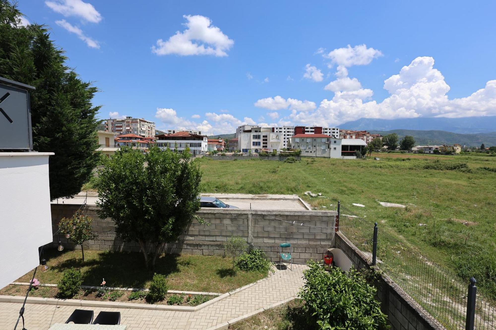 Baza Hostel - Swimming Pool Berat Ngoại thất bức ảnh