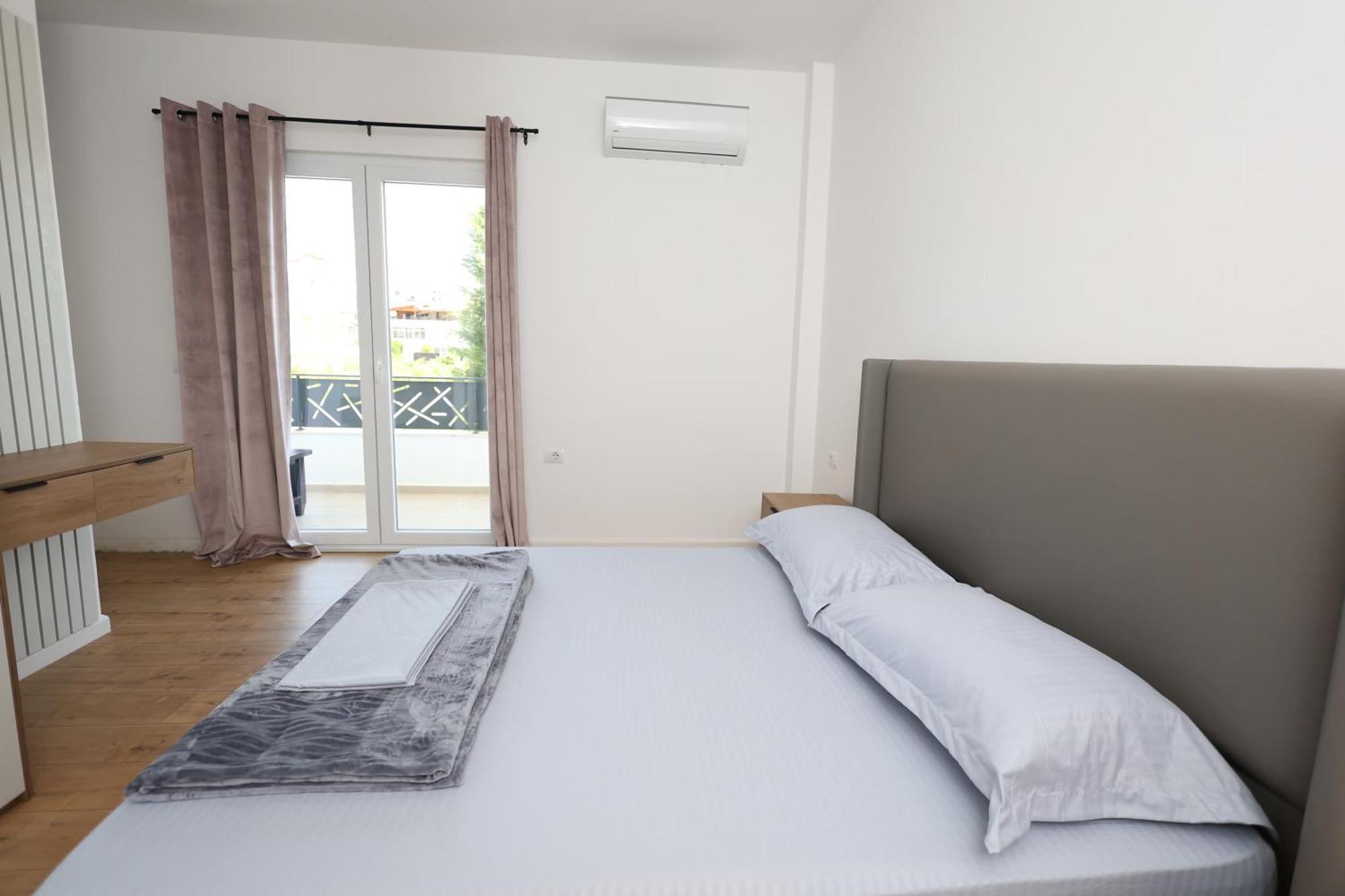 Baza Hostel - Swimming Pool Berat Ngoại thất bức ảnh