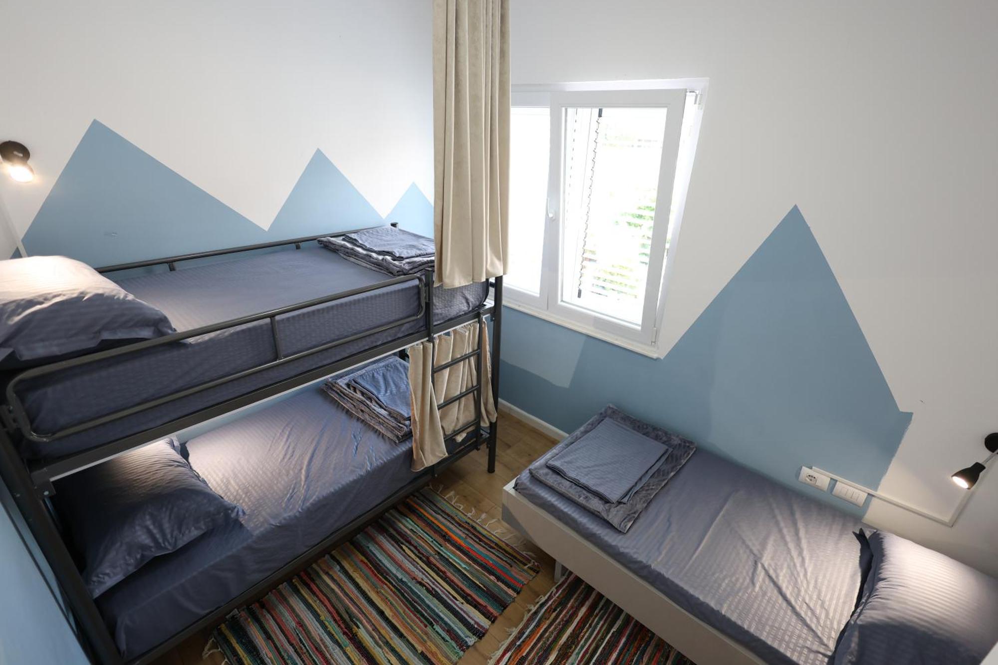 Baza Hostel - Swimming Pool Berat Ngoại thất bức ảnh