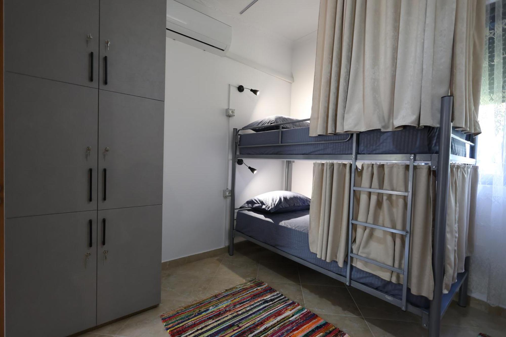 Baza Hostel - Swimming Pool Berat Ngoại thất bức ảnh
