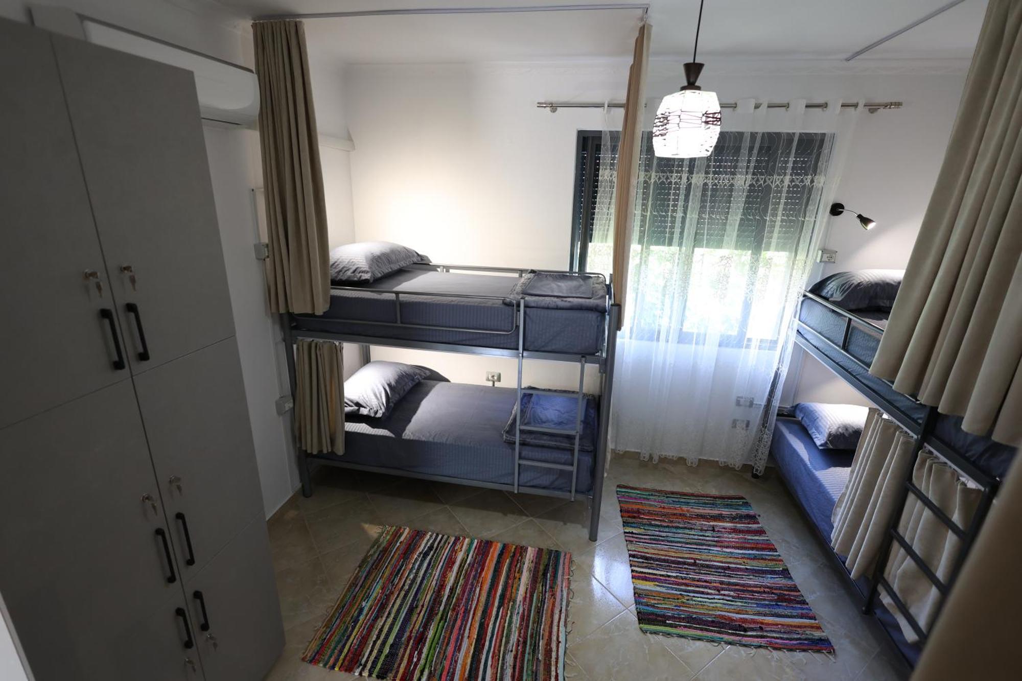 Baza Hostel - Swimming Pool Berat Ngoại thất bức ảnh