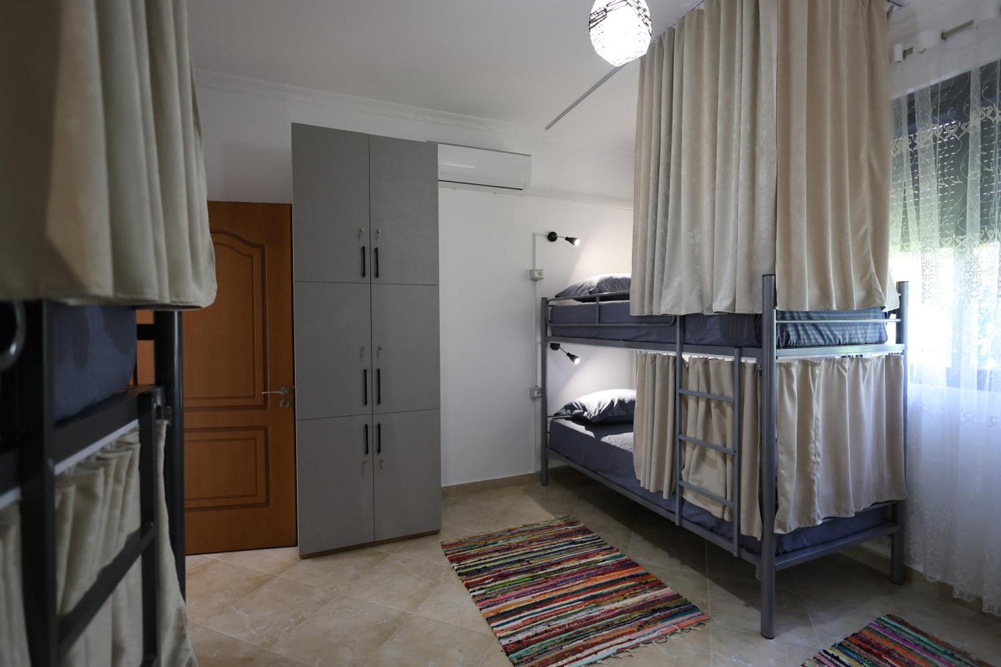 Baza Hostel - Swimming Pool Berat Ngoại thất bức ảnh