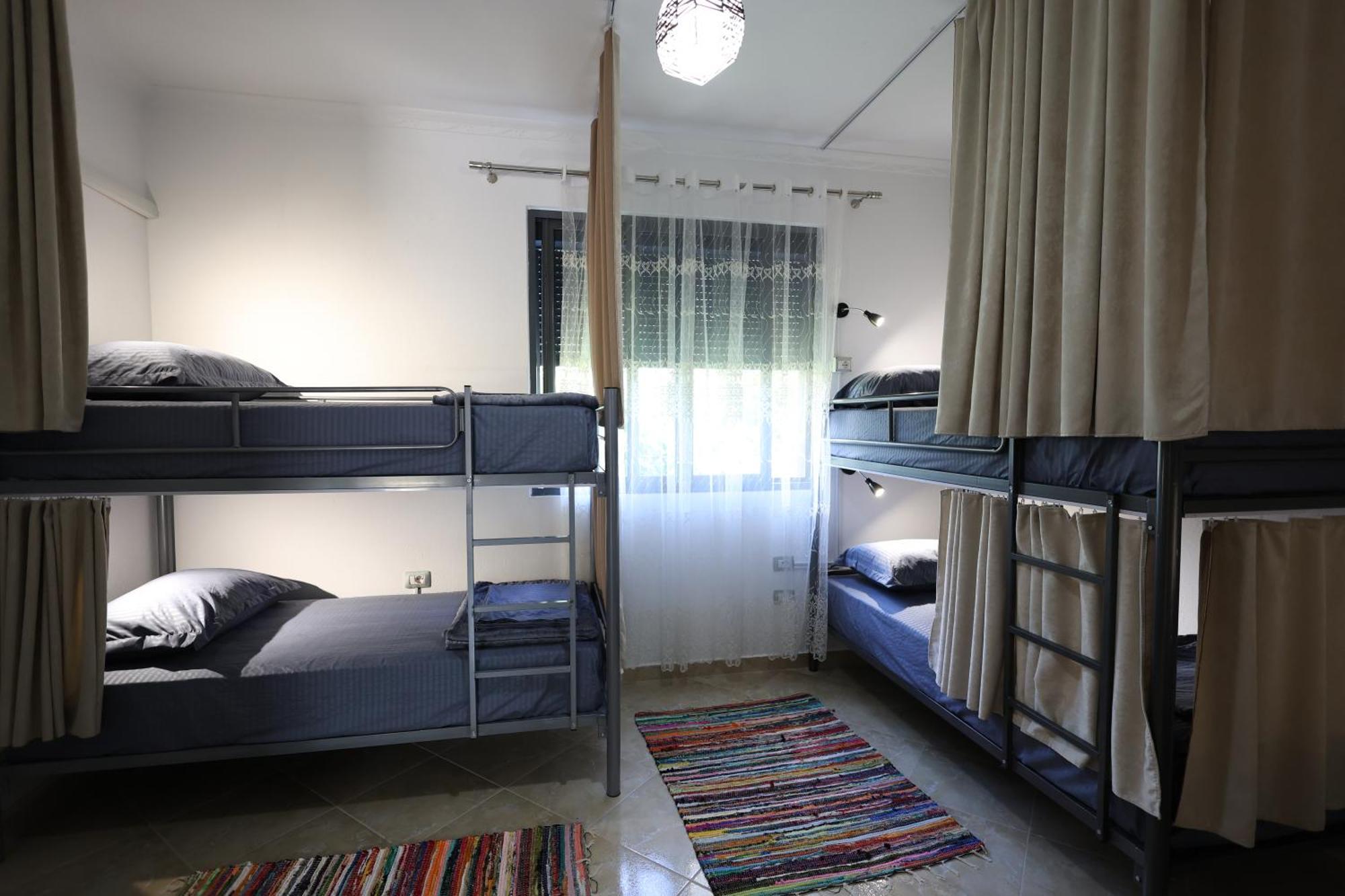 Baza Hostel - Swimming Pool Berat Ngoại thất bức ảnh