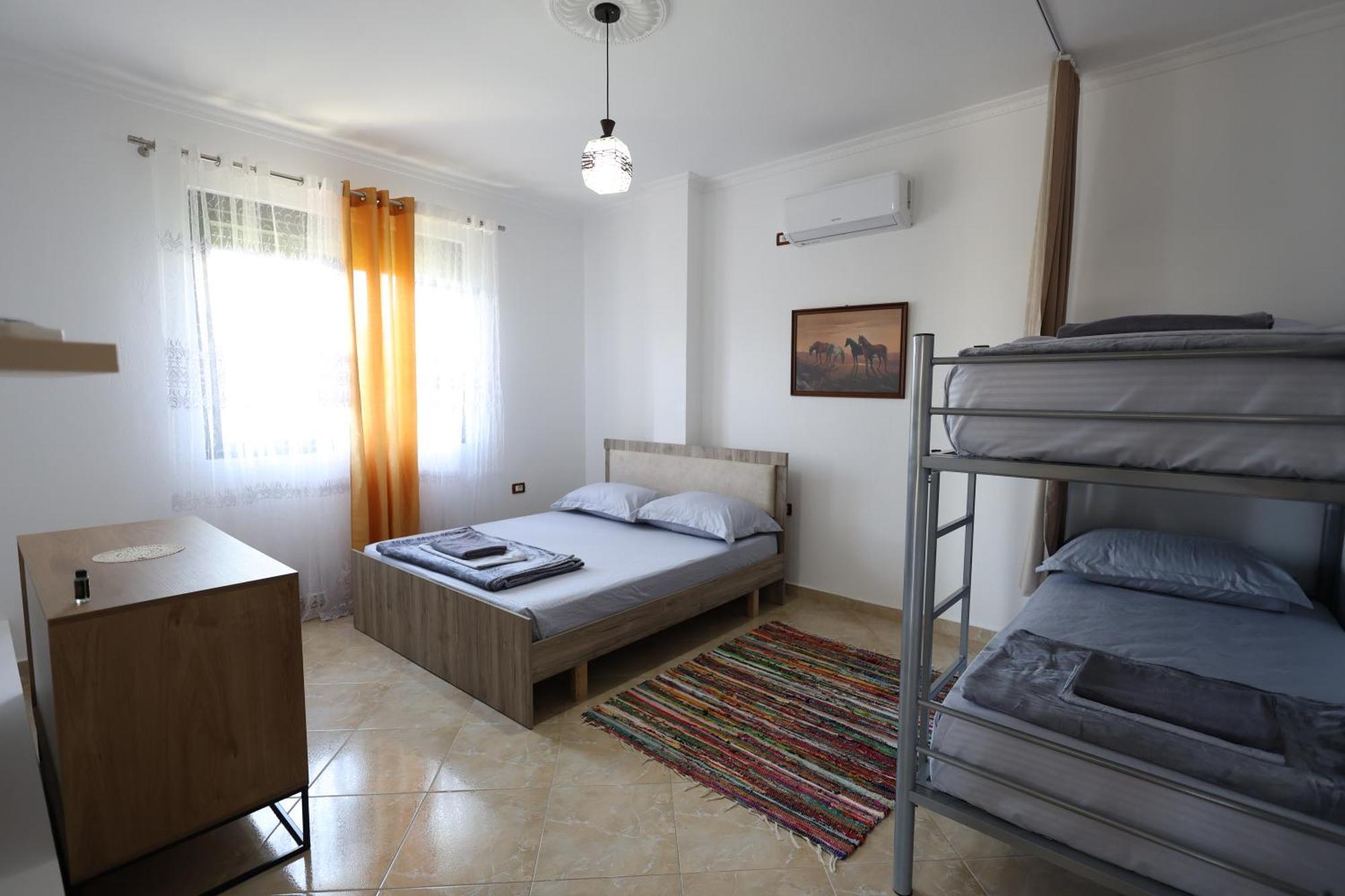 Baza Hostel - Swimming Pool Berat Ngoại thất bức ảnh