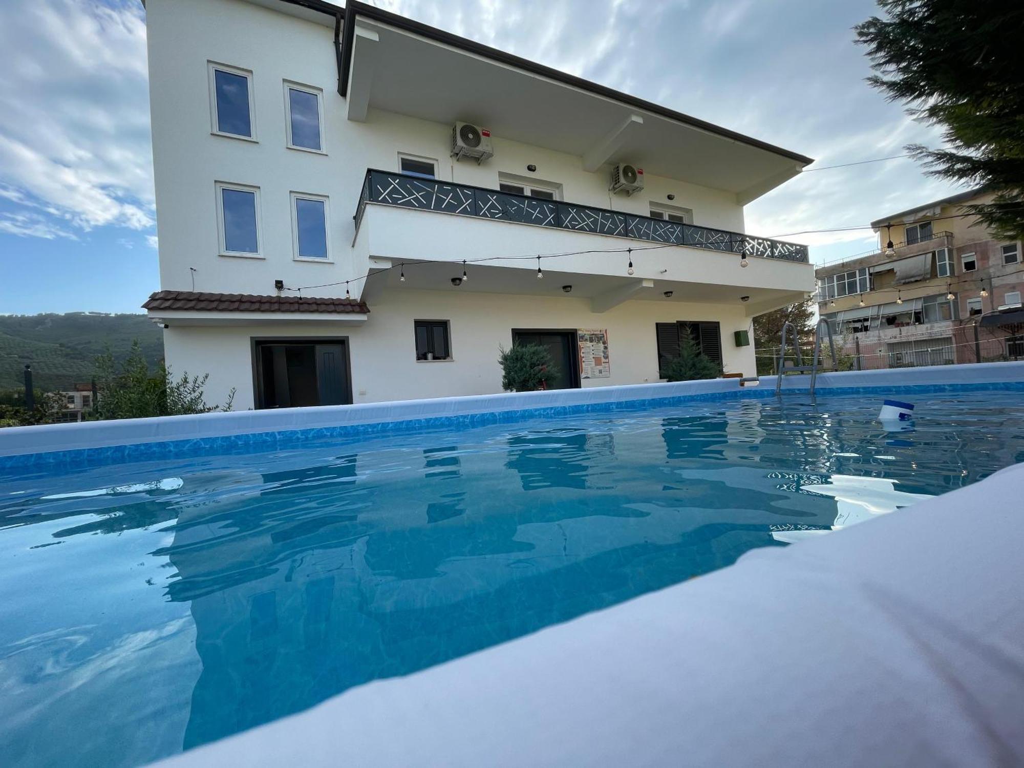 Baza Hostel - Swimming Pool Berat Ngoại thất bức ảnh
