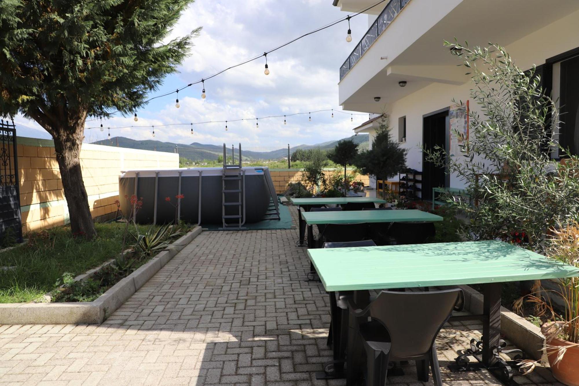 Baza Hostel - Swimming Pool Berat Ngoại thất bức ảnh