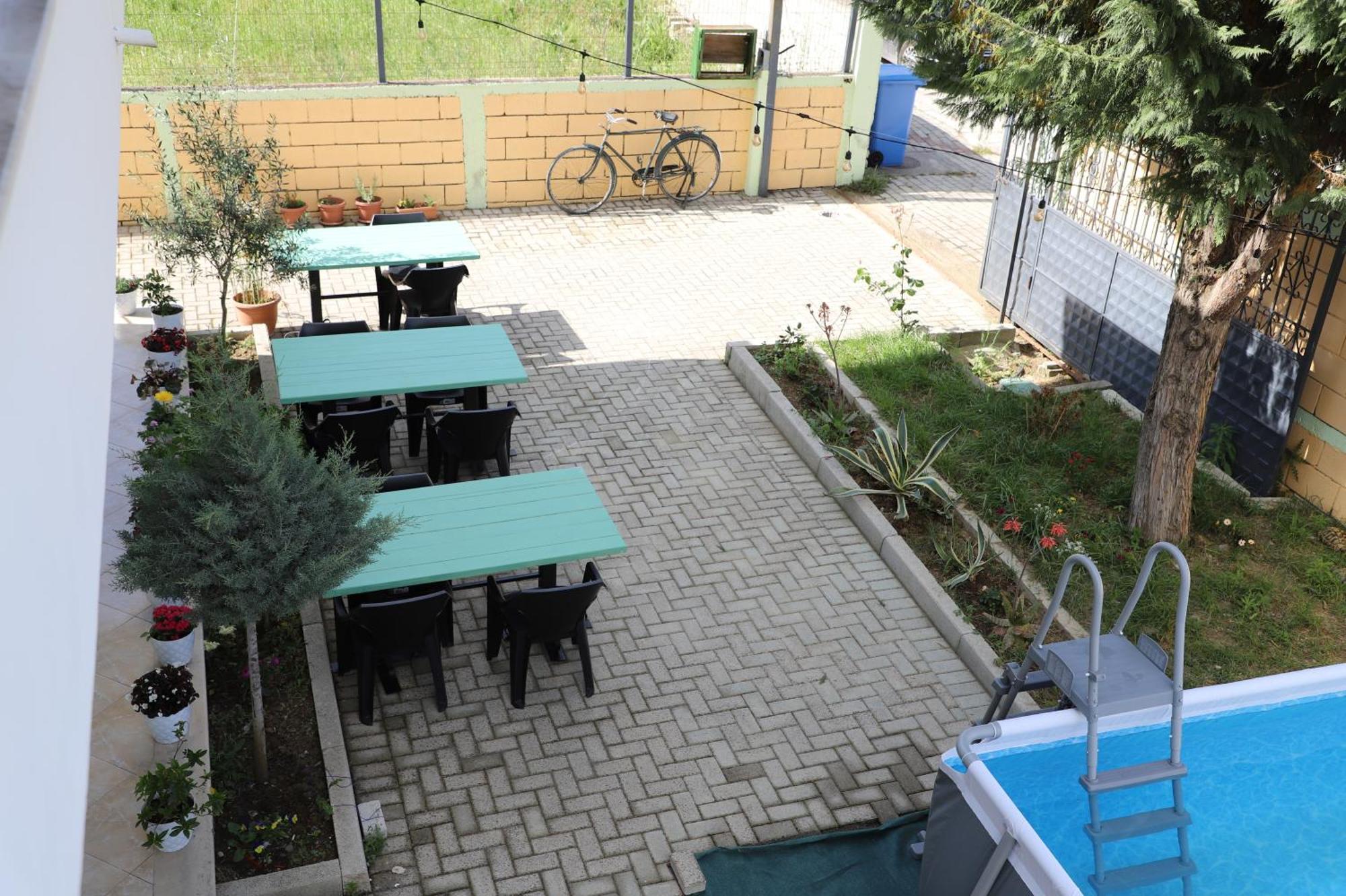 Baza Hostel - Swimming Pool Berat Ngoại thất bức ảnh
